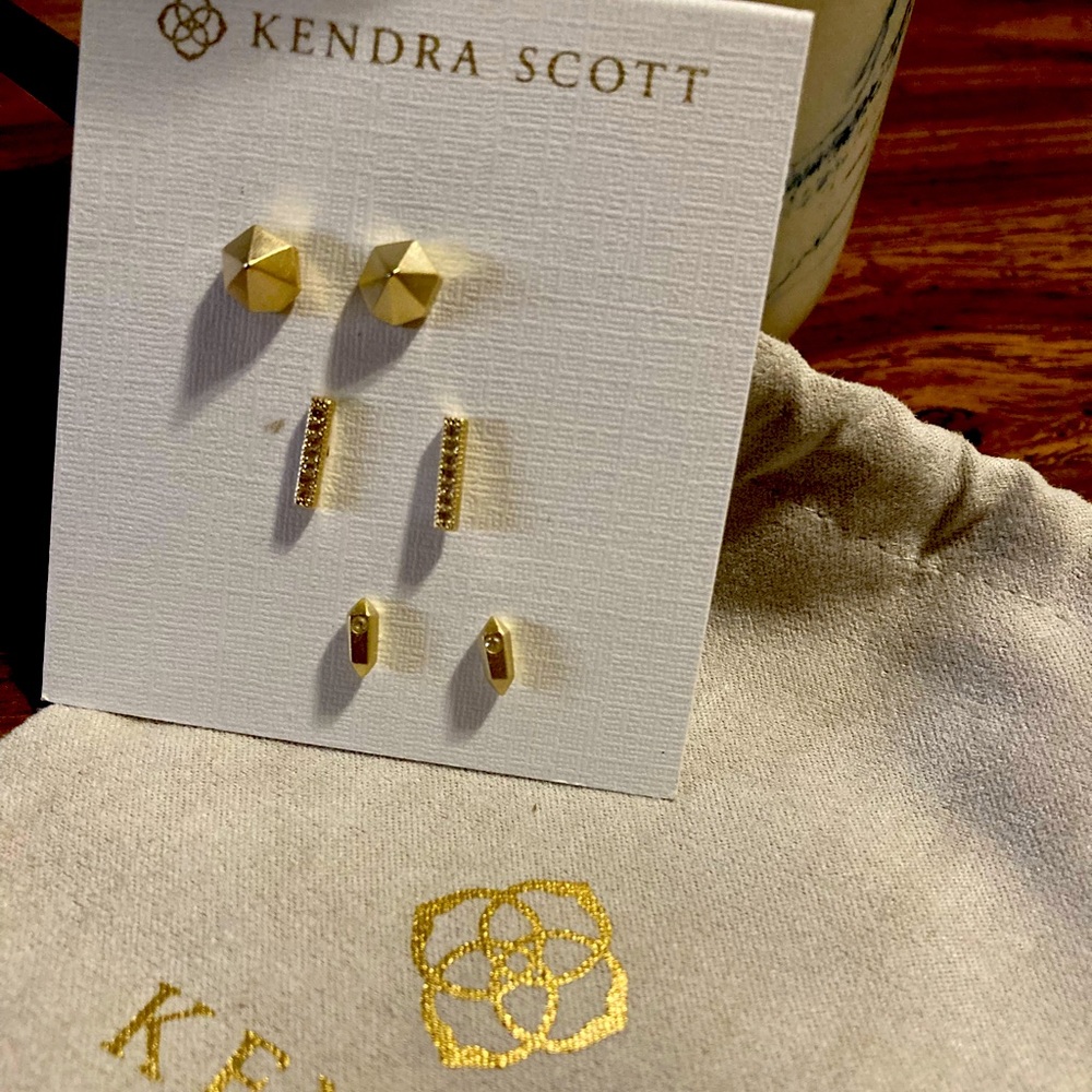 Brand new three pack of Kendra Scott earrings!